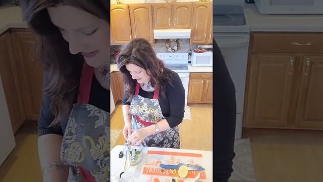Pampered Chef Demonstration of the Manual Food Processor Part 1 of 4 Homemade Salsa смотреть онлайн