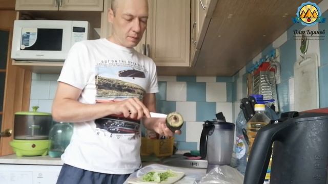 Зеленый смузи авокадо и шпинат смотреть онлайн