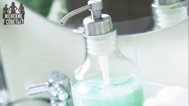 Муж вылил в засорившийся унитаз немного жидкого мыла. Через 15 минут я не поверила своим глазам! смотреть онлайн