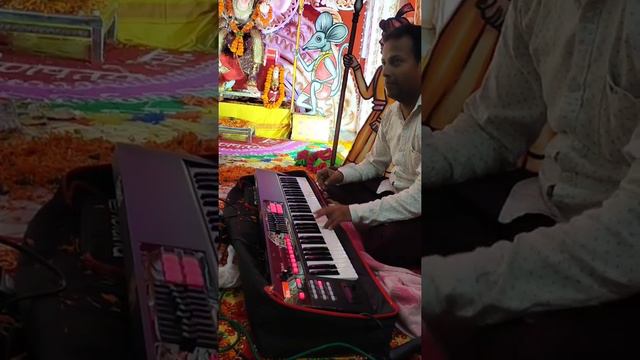 fastest piano player. Roland XPS 10 ko bahut hi achcha bajaya смотреть онлайн
