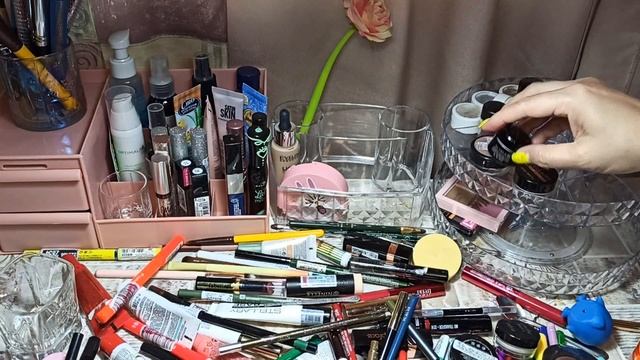 ?БЬЮТИ УБОРКА / КОСМЕТИКА НА ТУАЛЕТНОМ СТОЛИКЕ? смотреть онлайн