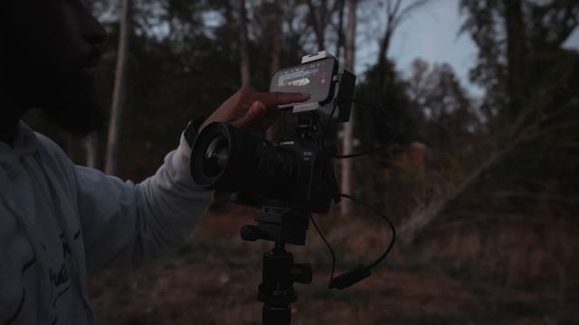 STOP Buying Camera Monitors - Use Your iPhone Instead! (Accsoon SeeMo) смотреть онлайн