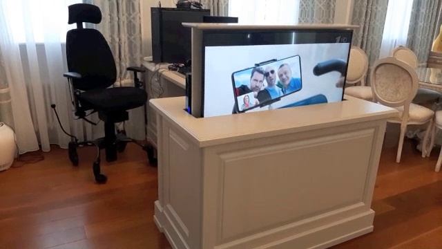 Подъемный ТВ в рабочем столе. "Чистая Линия". Лифт LINAK. смотреть онлайн