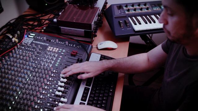 Ambient Glitch - live mix (ZED R16, AN1x, PCM80, Overstayer SDP/FET) смотреть онлайн