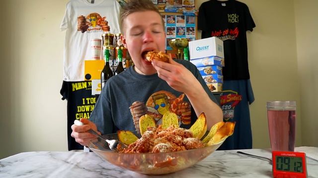 MONSTER "10LBS" PASTA & MEATBALLS MOUNTAIN CHALLENGE with Garlic Bread | MUKBANG | EATING SHOW смотреть онлайн