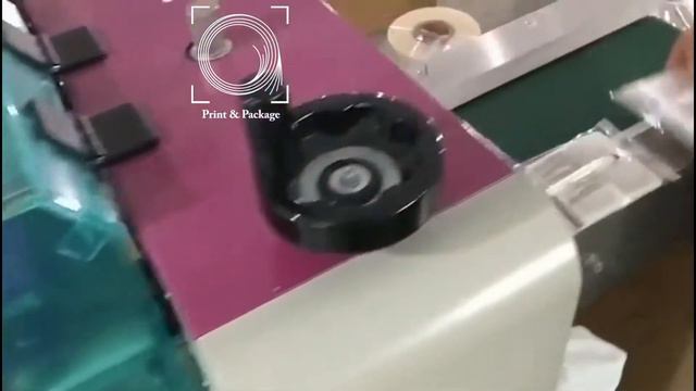 Вторичная упаковка пакетов с чаем во флоупак на горизонтальной упаковочной машине ALD смотреть онлайн