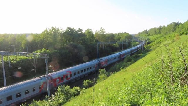 Электровоз ЭП2К-219 с поездом№140М Брянск-Санкт Петербург перегон Малоярославец-Шемякино 21.06.2020 смотреть онлайн