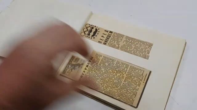 ФИГУРНОЕ КАТАНИЕ В СССР ПОБЕДЫ ПОРАЖЕНИЯ КРОВЬ И ПОТ СОВЕТСКИХ ФИГУРИСТОВ ГЛАЗАМИ 8-ЛЕТНЕЙ ДЕВОЧКИ. смотреть онлайн