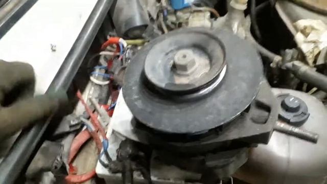 заклинил генератор ВАЗ 21213 Нива смотреть онлайн