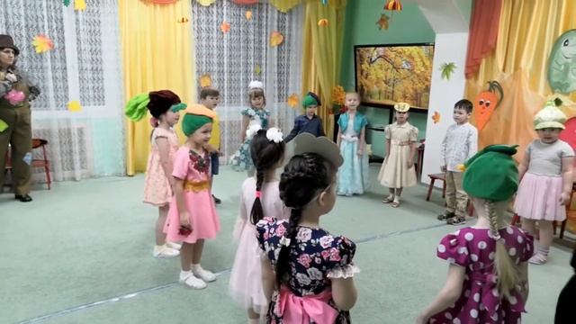 Осенний утренник в старшей группе "Пугало огородное на празднике у ребят" смотреть онлайн