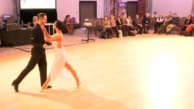 Massimo Arcolin & Laura Zmajkovicova Rumba Show 2022 IDTA London/ Yo Vivo Para Ti/ Latin Dance смотреть онлайн