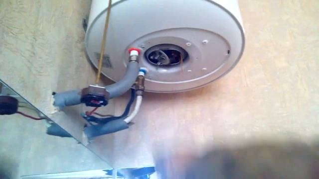 Бытовые хитрости. Почему не греет бойлер. Как почистить бойлер своими руками. Замена тэна. смотреть онлайн