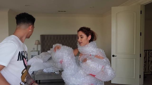 CATHERINE REALLY DID IT!!! (SHE'S A SAVAGE) смотреть онлайн