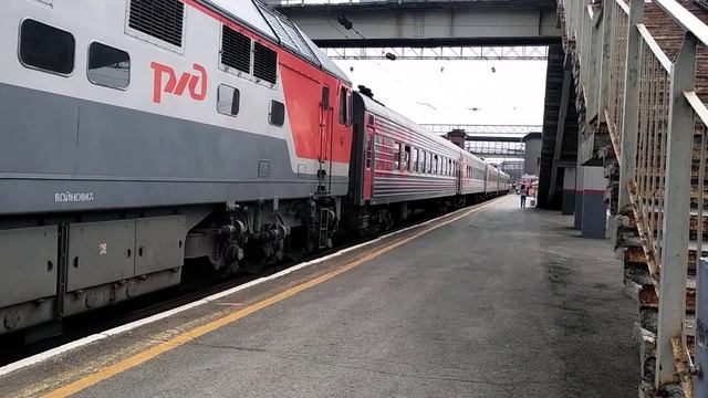 прибытие тэп70-0521 с пригородным поездом Тобольск-Тюмень смотреть онлайн