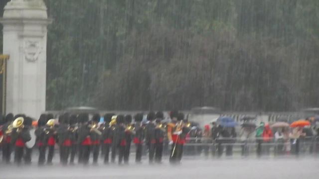 Buckingham Palace Guard Changing Parade (Real Time Sound) смотреть онлайн