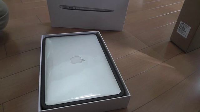 MacBookAir 11インチ2012年モデル開封その1