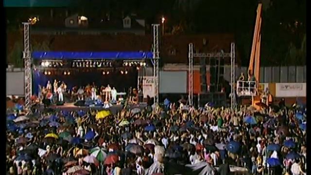 Lepa Brena - LIVE - Ti si moj greh - (Tuzla, 2004.) смотреть онлайн