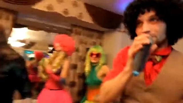 Новогодняя вечеринка в стиле DISCO 80 480p смотреть онлайн