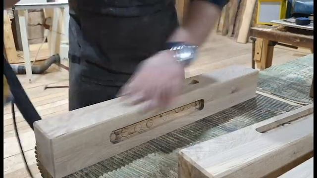 Кровать из слэба и массива дуба.