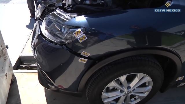 Low speed crashtest Nissan X-Trail смотреть онлайн