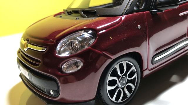 Unboxing Fiat 500L Scale 1/24 Diecast Model Car Burago | Miniature Automobiles смотреть онлайн