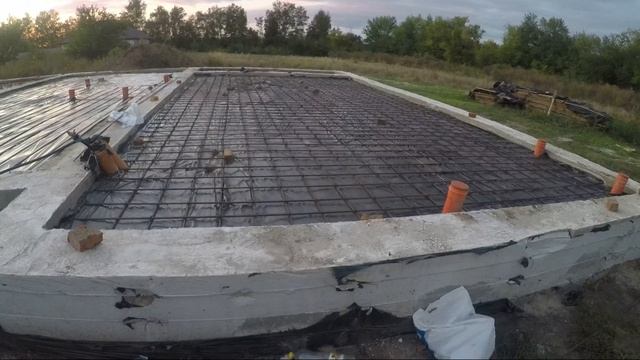 Заливка чернового пола / готовый фундамент / обустройство пола в частном доме смотреть онлайн