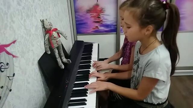?Зайчик? ?? на пианино