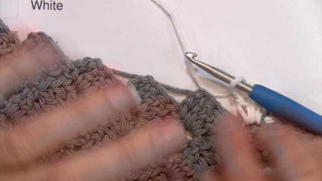 Corner to Corner (C2C) Crochet Basics: How to Change Colors смотреть онлайн