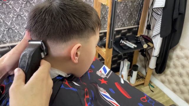 Детская стрижка с рисунком. Children's haircut with a pattern смотреть онлайн