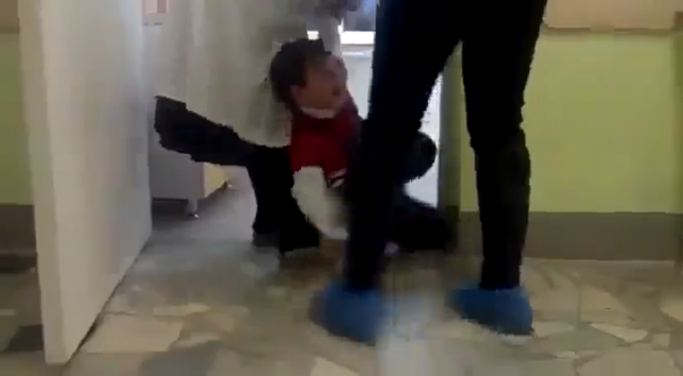 Пустите, суки! смотреть онлайн