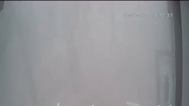 Момент сегодняшнего прилёта на одну из центральных улиц Донецка..MP4 смотреть онлайн