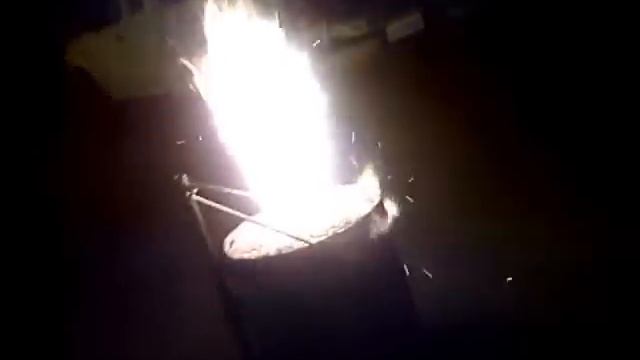 Melting Metal using Vegetable Oil -- First Successful Foundry Test смотреть онлайн