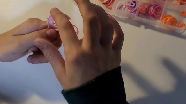 Урок плетения браслета из резинок смотреть онлайн