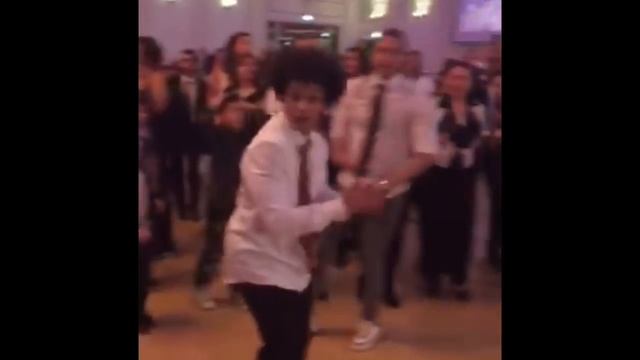Dance crew remix Halay at Turkish wedding смотреть онлайн