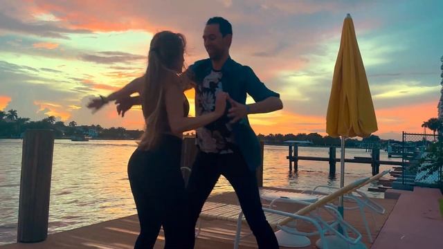 Quiero - EliaCiM - Sunset Sensual Bachata Dance смотреть онлайн
