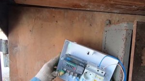 Простейшая электрика в гараже своими руками.