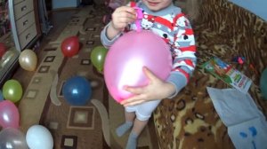 мы лопаем шарики много шариков