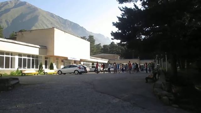 Утро на базе КБГУ в Приэльбрусье смотреть онлайн