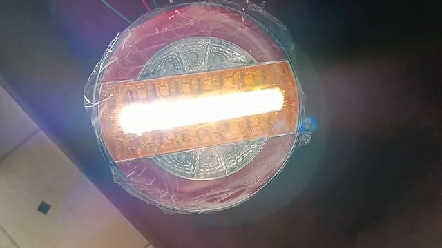 Фонарь задний круглый универсальный 12/24 V смотреть онлайн