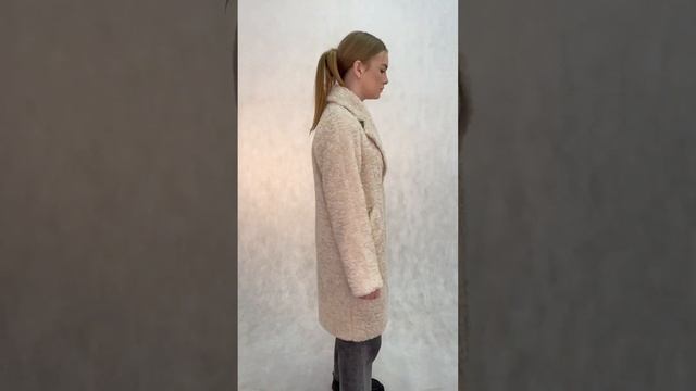 Пальто из иск. меха FCS-885 смотреть онлайн