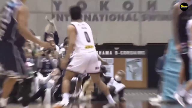 Kai Sotto gets HYPED after hitting CLUTCH Basket vs No. 1 Team in B.league смотреть онлайн