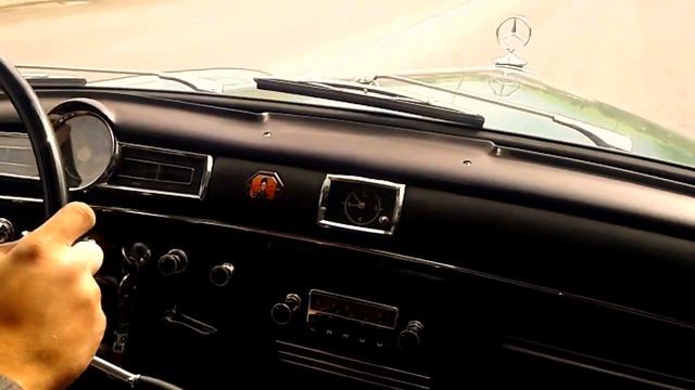 Mercedes-Benz W121 PONTON driving смотреть онлайн