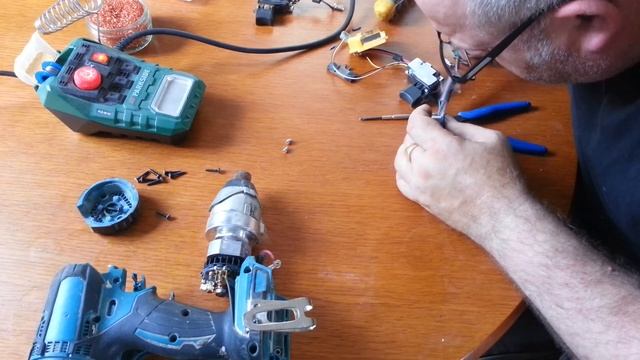 Faulty Makita Impact Driver Repair (Makita DTD152 Impact Driver) смотреть онлайн