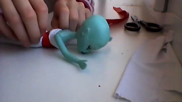 как сделать платье для куклы без выкройки смотреть онлайн