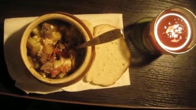 Мяско с грибами в горшочке