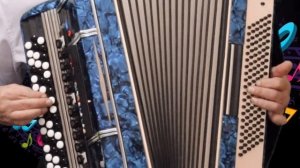 105 С Одесского Кичмана. Игра на баяне и электробаяне. Любимые мелодии..mp4