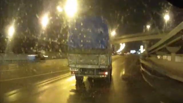 Грязное зеркало заднего вида смотреть онлайн