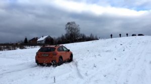 Subaru XV на бездорожье: въезд в снежную гору