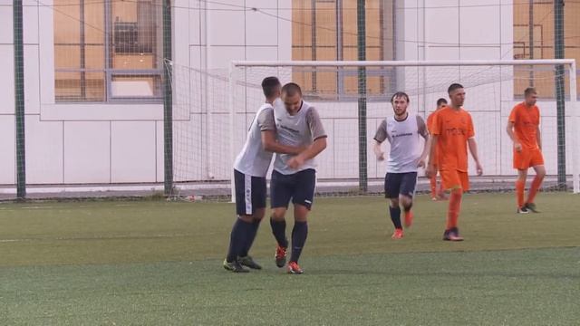Евгений Кальченко забивает затылком в ворота "ТДСК" смотреть онлайн