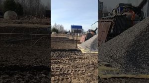 Трамбовка щебня виброплитой  Champion PS 5332 F. Опалубка подбетонки.